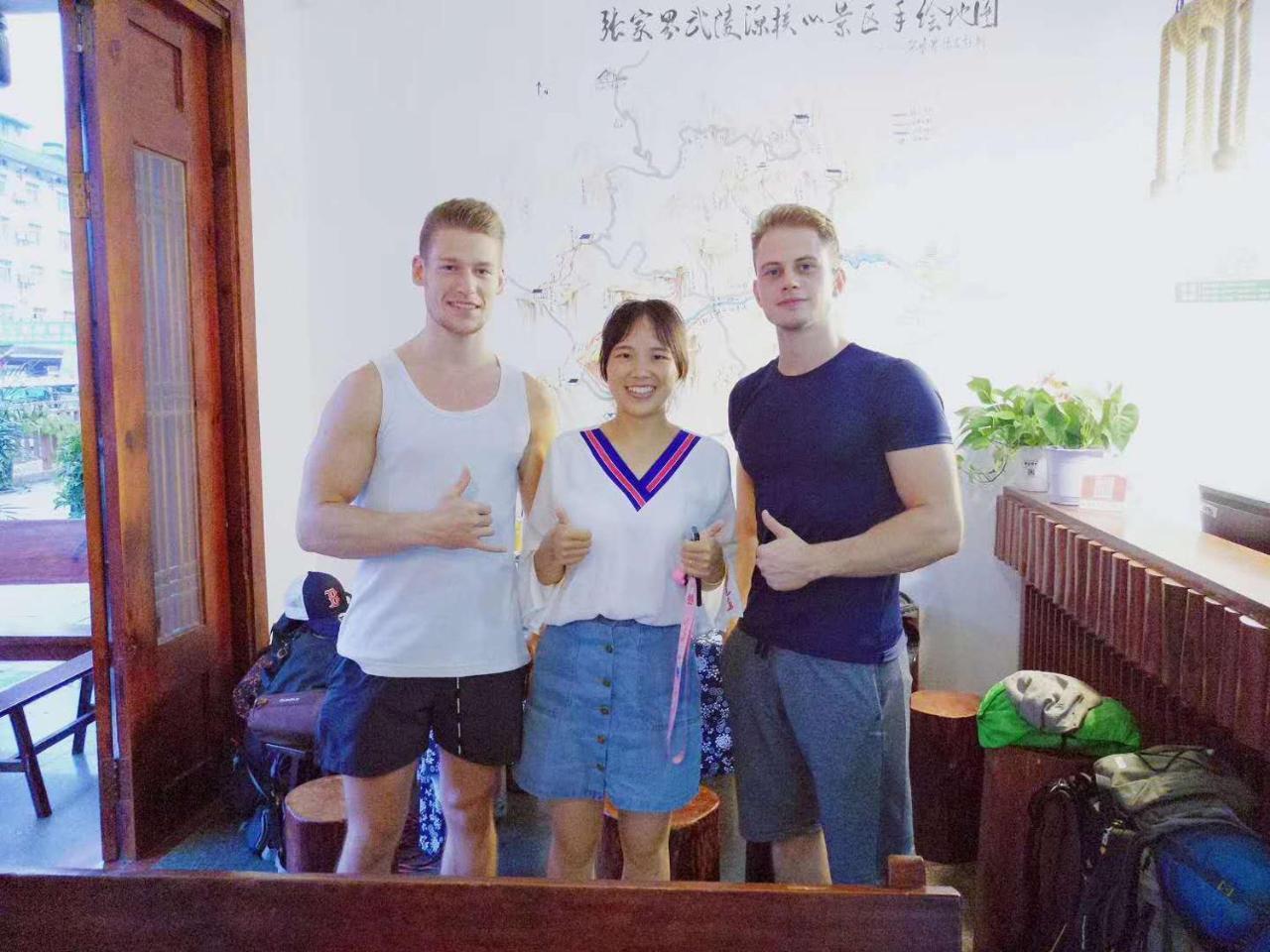 ホテル Easy House Gaoyun Branch 張家界市 エクステリア 写真